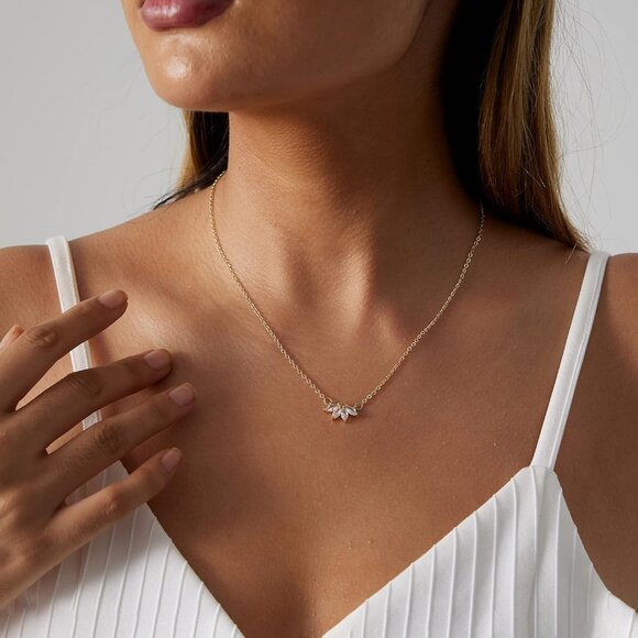 🆕Women’s Gold 14K Gold Plated CZ Heart Star Leaf Pendant Necklace - Picture 3 of 7